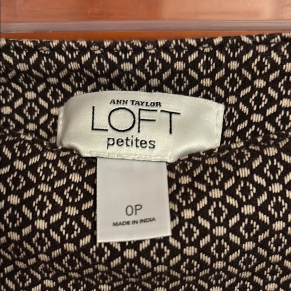 Elegant Brown & Tan Skirt - Picture 2 of 6